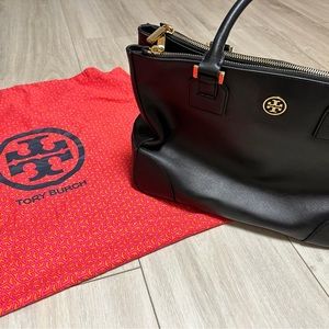 Tory Burch tote bag — gently used. Excellent condition!!